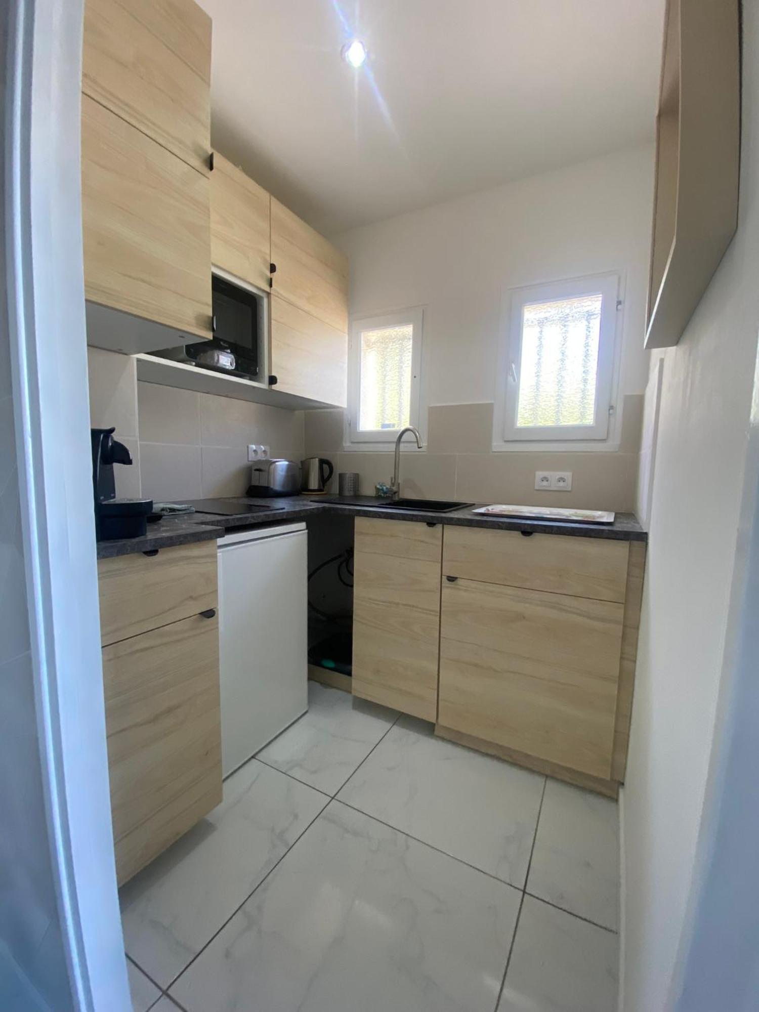 Appartement Cosy A Sanary Plage De Portissol-Climatise-Parking Prive ภายนอก รูปภาพ